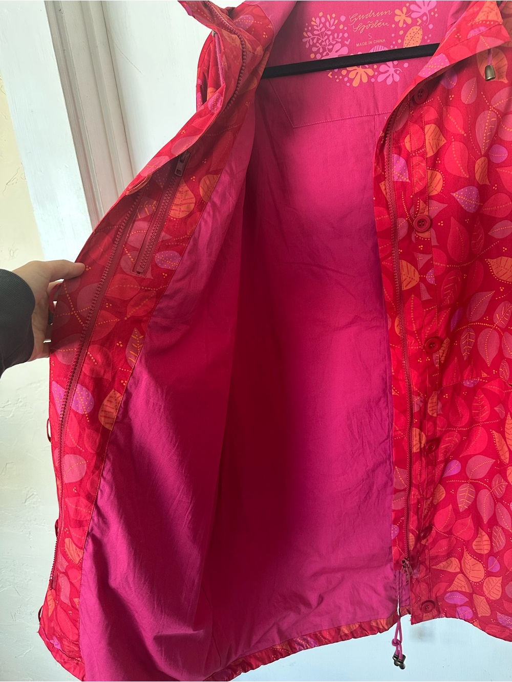 Gudrun Sjoden Red Fuschia Leaf-Print Organic Cotton Hooded Raincoat Size S - Picture 5 of 7